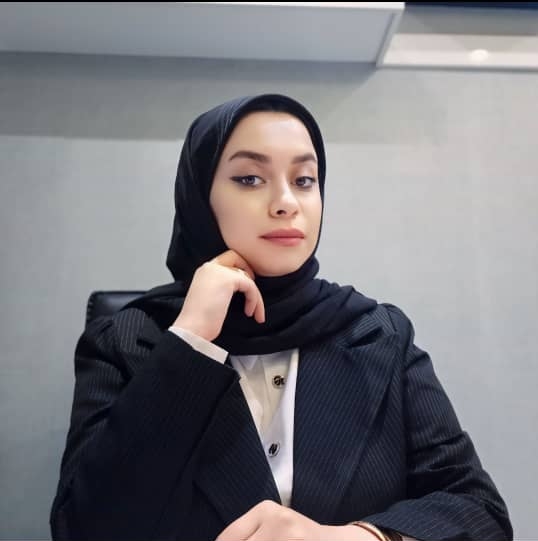 سارا ستوده وکیل پایه یک دادگستری 